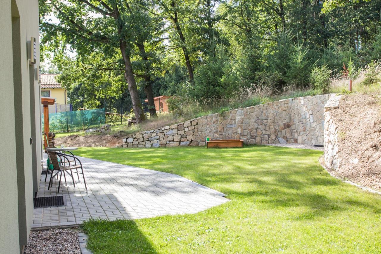 Apartmany Pod Lesem II Rodvinov Bagian luar foto